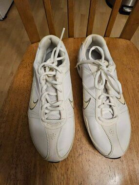 Nike Air White Leather Walking Training Sneakers Womens Size 9